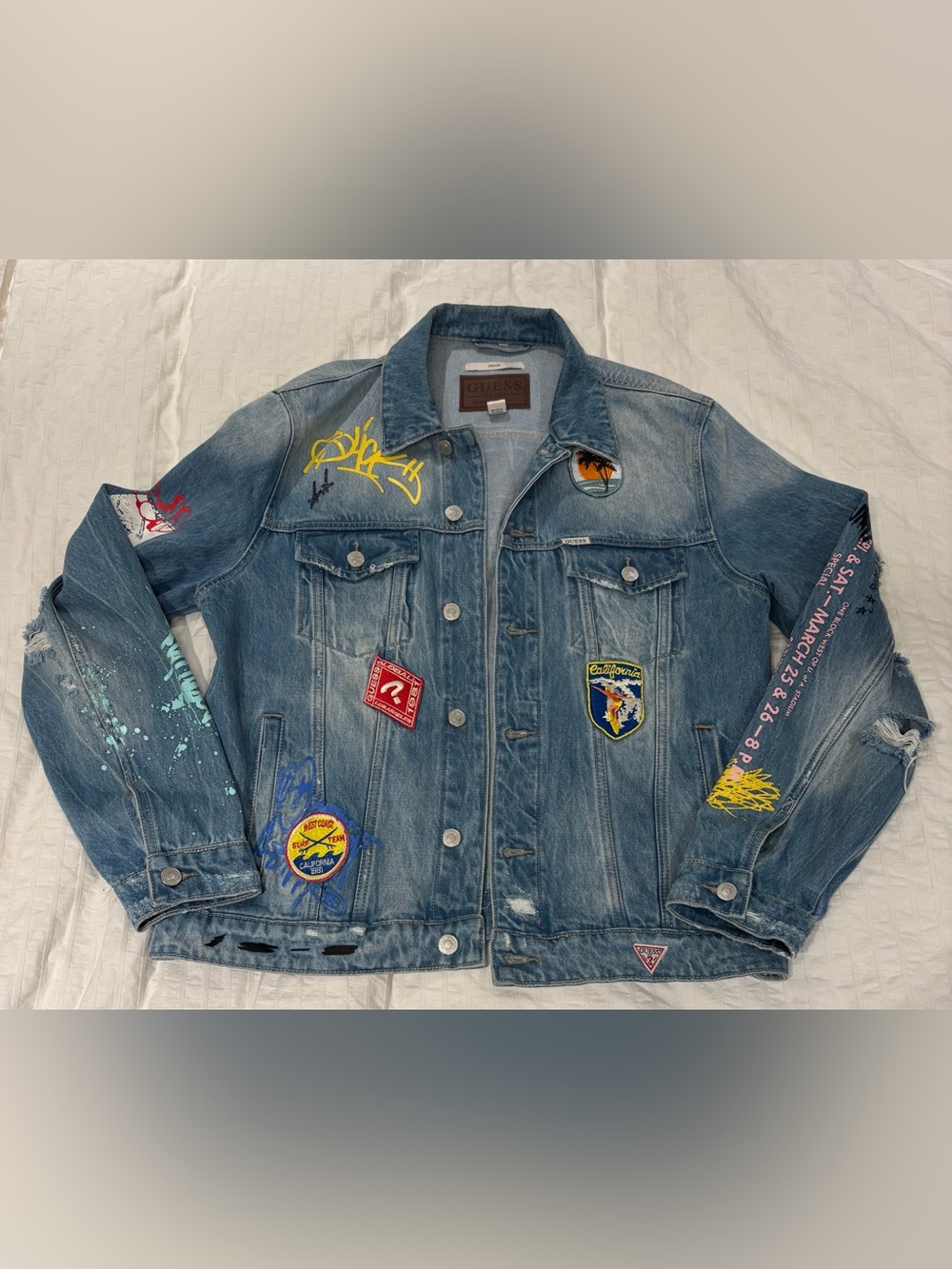 GUESS Dillon Graffiti Denim Jacket Mens L Grunge Distressed Patchwork Streetwear